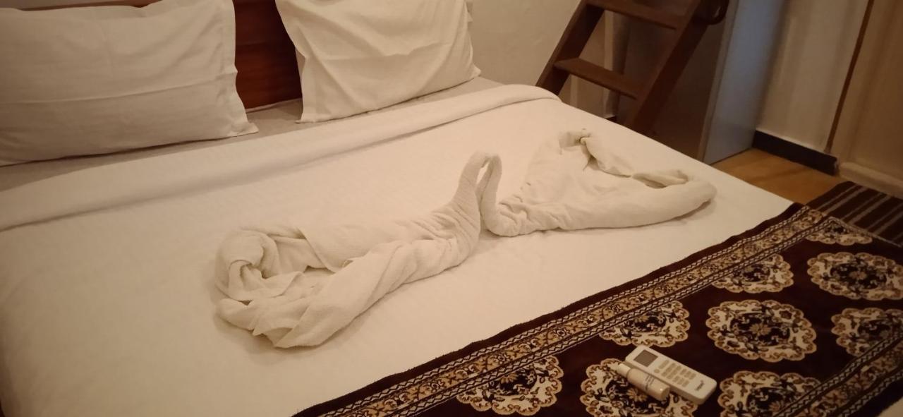 French Rivera Guest House Pondicherry Bagian luar foto